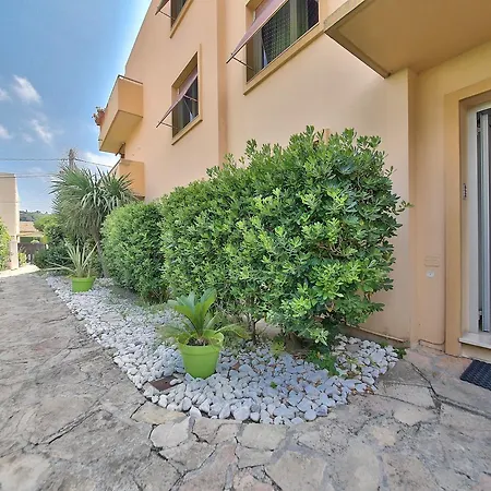 Apartmán Near Cap D'antibes & Beach Two-bedroom Antibes